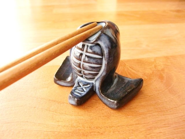 剣道のメン箸置き（青萩色）