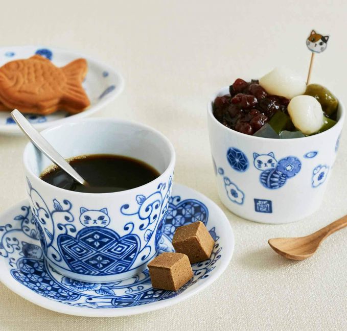 猫部×佐賀有田焼で楽しむ「カフェインレス猫珈（ねこ）」こざらとそばちょこ