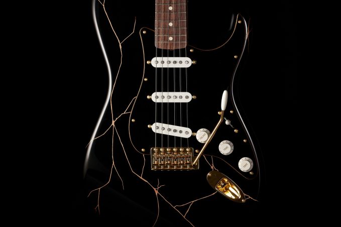 LIMITED COLLECTION URUSHI STRATOCASTER